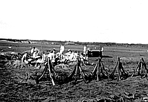 Biwak hinter der Front im Zweiten Weltkrieg.