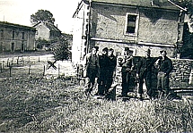 Französische Kriegsgefangene nach dem 2. Weltkrieg, 1948 in Sedan im Depot 24.